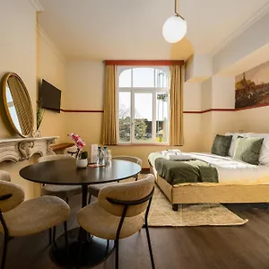  Appart hôtel The Queen's Twelve By Romy&travis